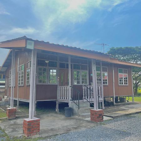 Tamteh Homestay Ayer Hitam Eksteriør billede