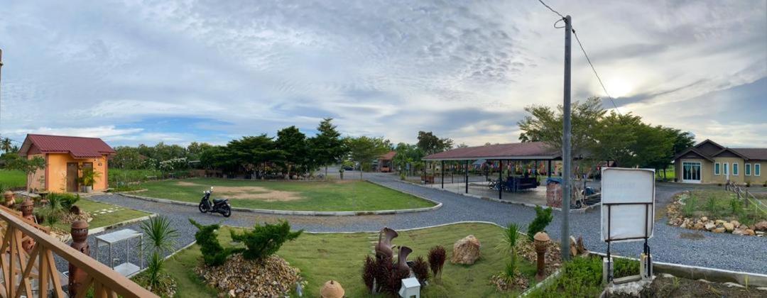 Tamteh Homestay Ayer Hitam Eksteriør billede