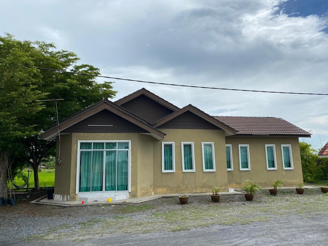 Tamteh Homestay Ayer Hitam Eksteriør billede