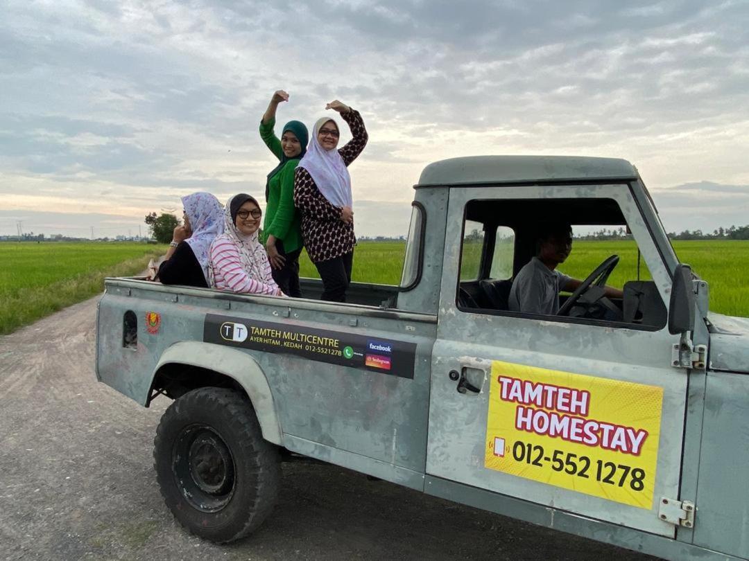 Tamteh Homestay Ayer Hitam Eksteriør billede