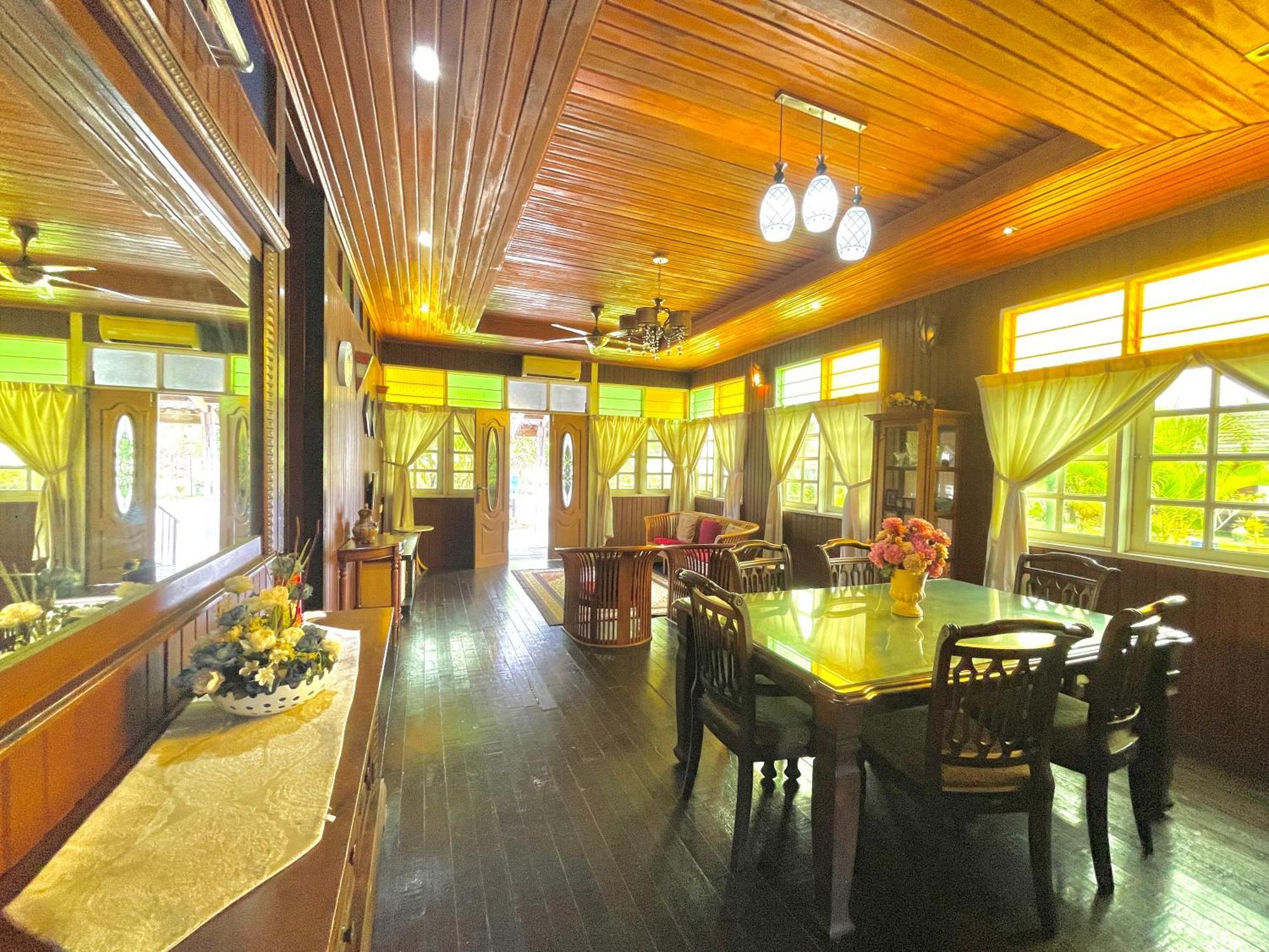 Tamteh Homestay Ayer Hitam Eksteriør billede
